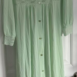 Shadowline Pastel Mint Button-Front set Nightgown with Lace Trim  Medium